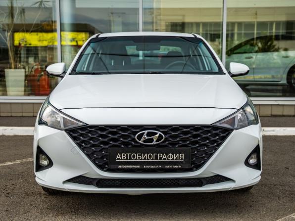 Hyundai Solaris II Рестайлинг с пробегом 2020 года, цена 1 378 000 рублей, 90310 км, седан, Автокод Объявления