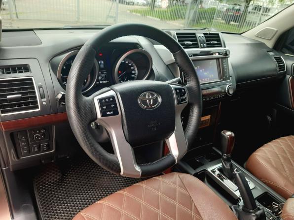 Toyota Land Cruiser Prado 150 Series Рестайлинг 1 с пробегом 2014 года, цена 3 355 000 рублей, 221057 км, внедорожник, Автокод Объявления