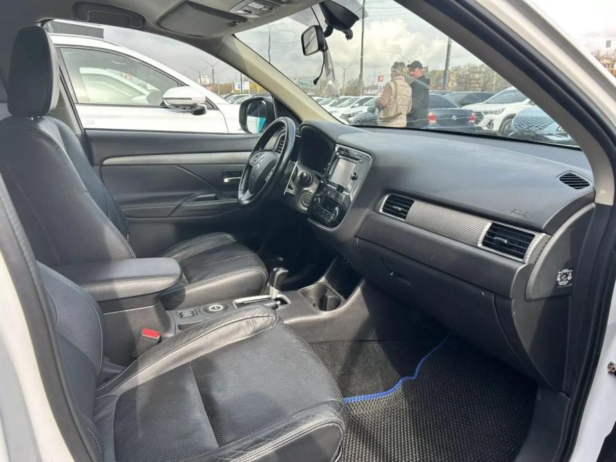 Mitsubishi Outlander III Рестайлинг Череповец  - изображение 12