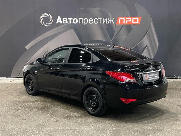 Hyundai Solaris I Рестайлинг с пробегом 2016 года, цена 1 040 000 рублей, 173625 км, седан, Автокод Объявления
