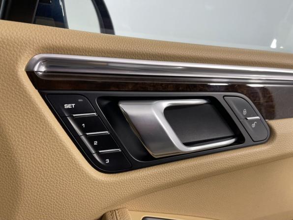 Porsche Macan I с пробегом 2014 года, цена 2 399 000 рублей, 79850 км, внедорожник, Автокод Объявления