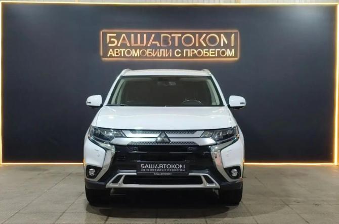 Mitsubishi Outlander III Рестайлинг 3 с пробегом 2020 года, цена 2 435 000 рублей, 111257 км, внедорожник, Автокод Объявления