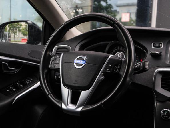 Volvo V40 II с пробегом 2014 года, цена 1 000 000 рублей, 259727 км, хэтчбек, Автокод Объявления