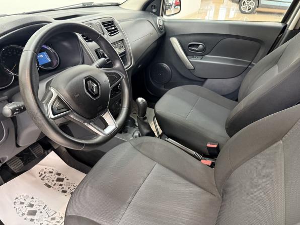 Renault Logan II Рестайлинг с пробегом 2018 года, цена 850 000 рублей, 169890 км, седан, Автокод Объявления