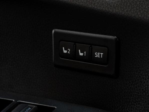 Toyota RAV4 IV (XA40) Рестайлинг с пробегом 2018 года, цена 2 999 000 рублей, 138332 км, внедорожник, Автокод Объявления