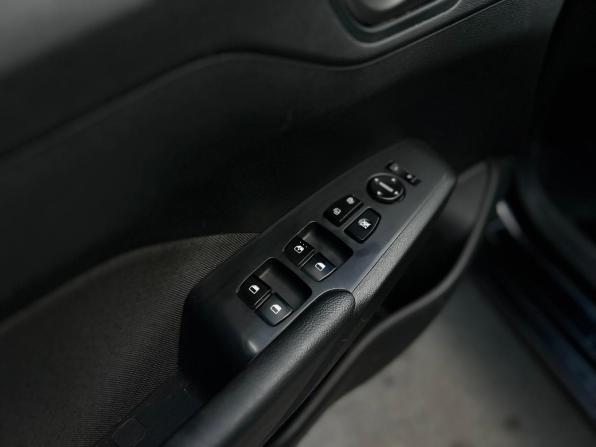 Hyundai Solaris II с пробегом 2018 года, цена 1 350 000 рублей, 120429 км, седан, Автокод Объявления