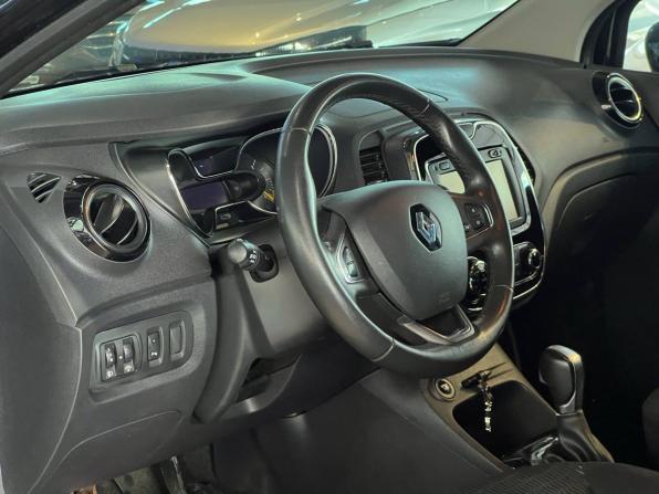 Renault Kaptur I с пробегом 2016 года, цена 1 650 000 рублей, 95100 км, внедорожник, Автокод Объявления