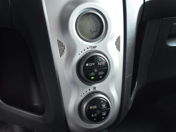 Toyota Yaris II с пробегом 2006 года, цена 449 995 рублей, 198154 км, хэтчбек, Автокод Объявления