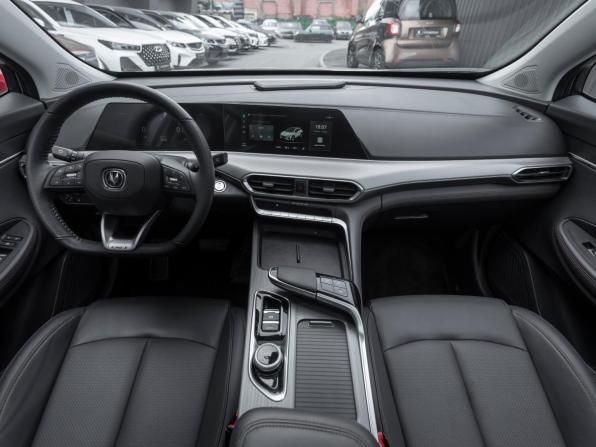 Changan UNI-T I с пробегом 2023 года, цена 2 370 000 рублей, 15448 км, внедорожник, Автокод Объявления