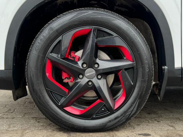 Omoda C5 I с пробегом 2023 года, цена 1 750 000 рублей, 62746 км, внедорожник, Автокод Объявления