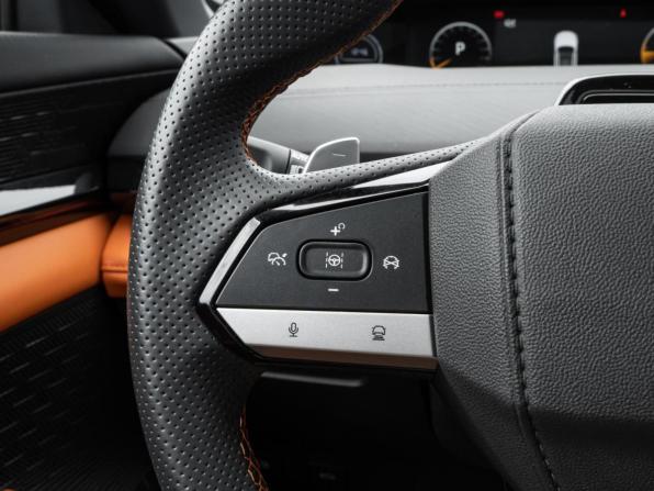 Changan UNI-V I с пробегом 2023 года, цена 2 355 000 рублей, 35531 км, лифтбек, Автокод Объявления