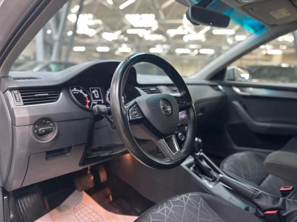 Skoda Octavia III (A7) Рестайлинг с пробегом 2018 года, цена 1 900 000 рублей, 119522 км, лифтбек, Автокод Объявления