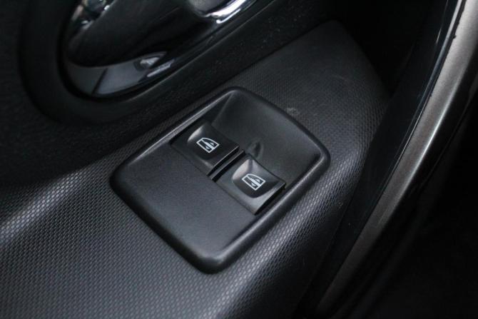 Renault Logan II с пробегом 2014 года, цена 645 000 рублей, 209740 км, седан, Автокод Объявления