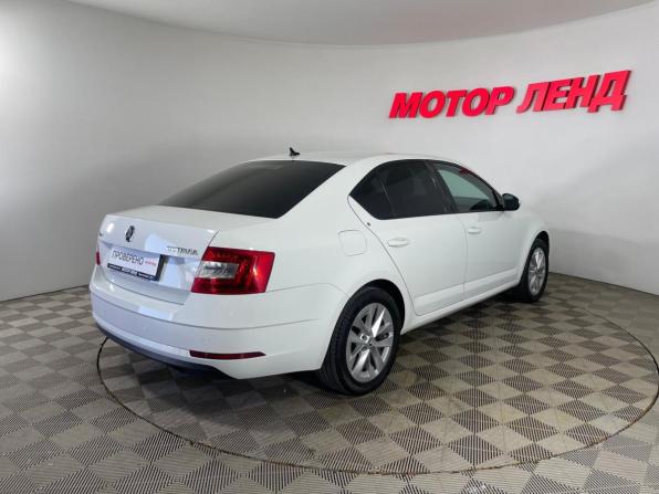 Skoda Octavia III (A7) Рестайлинг с пробегом 2018 года, цена 1 085 000 рублей, 243970 км, лифтбек, Автокод Объявления