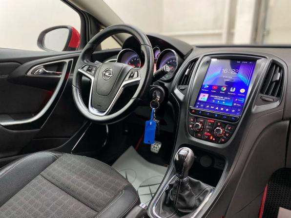 Opel Astra J Рестайлинг с пробегом 2011 года, цена 760 000 рублей, 210438 км, хэтчбек, Автокод Объявления