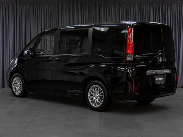 Honda Stepwgn V с пробегом 2015 года, цена 1 849 000 рублей, 151719 км, минивэн, Автокод Объявления