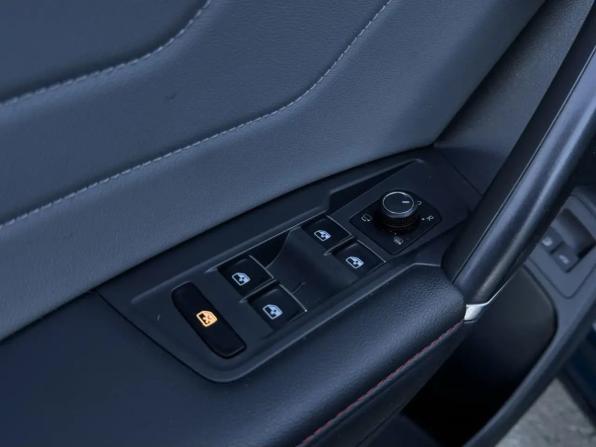 Volkswagen Tiguan II Рестайлинг с пробегом 2021 года, цена 3 980 000 рублей, 30910 км, внедорожник, Автокод Объявления