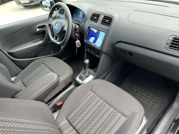 Volkswagen Polo V Рестайлинг с пробегом 2019 года, цена 1 429 000 рублей, 81730 км, седан, Автокод Объявления