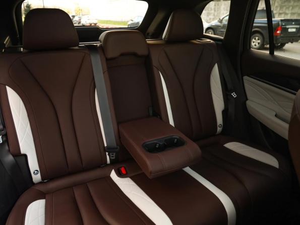 Geely Monjaro I с пробегом 2023 года, цена 3 099 777 рублей, 52532 км, внедорожник, Автокод Объявления