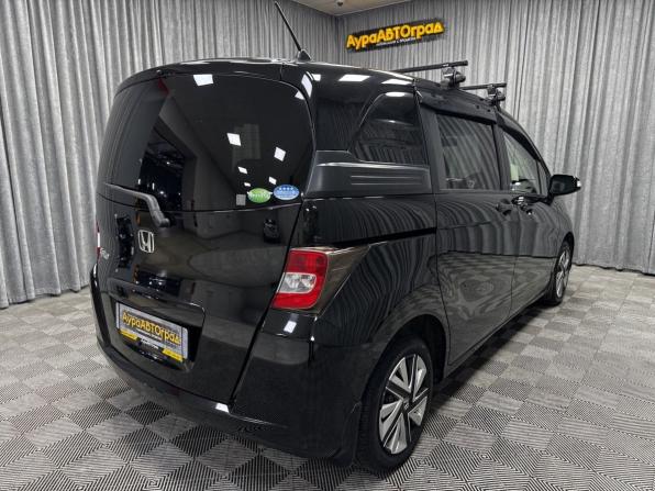 Honda Freed I Рестайлинг с пробегом 2013 года, цена 1 200 000 рублей, 130187 км, компактвэн, Автокод Объявления