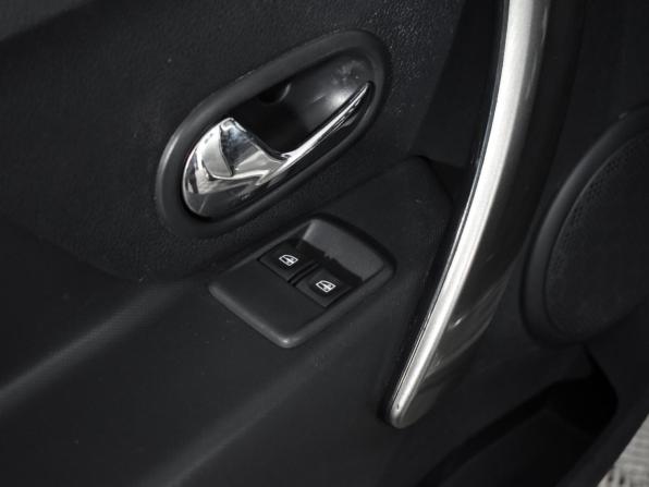 Renault Sandero II с пробегом 2016 года, цена 970 000 рублей, 146092 км, хэтчбек, Автокод Объявления