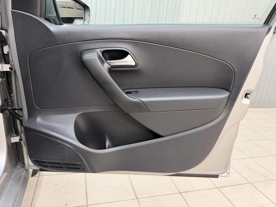 Volkswagen Polo V Рестайлинг Магнитогорск  - изображение 14