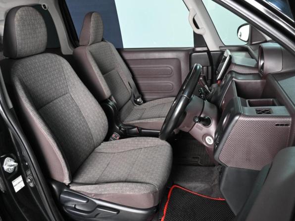 Toyota Spade с пробегом 2012 года, цена 1 060 000 рублей, 160157 км, микровэн, Автокод Объявления
