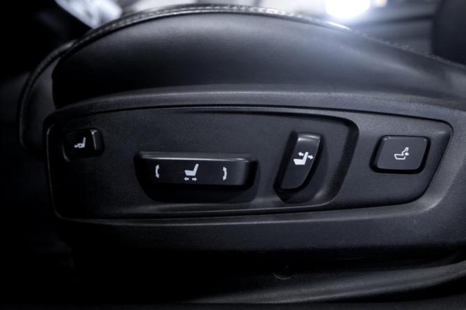 Lexus ES VI с пробегом 2013 года, цена 2 050 000 рублей, 255978 км, седан, Автокод Объявления