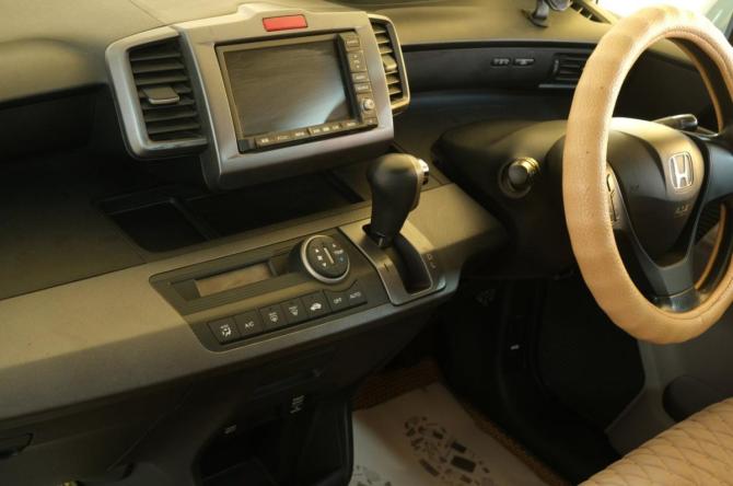 Honda Freed I с пробегом 2010 года, цена 1 059 000 рублей, 161500 км, компактвэн, Автокод Объявления