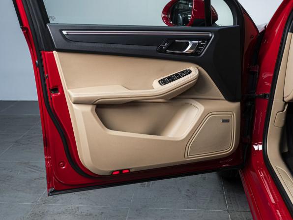 Porsche Macan I Рестайлинг с пробегом 2021 года, цена 5 399 000 рублей, 96669 км, внедорожник, Автокод Объявления