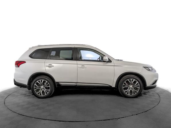 Mitsubishi Outlander III Рестайлинг 2 с пробегом 2018 года, цена 1 875 000 рублей, 213152 км, внедорожник, Автокод Объявления