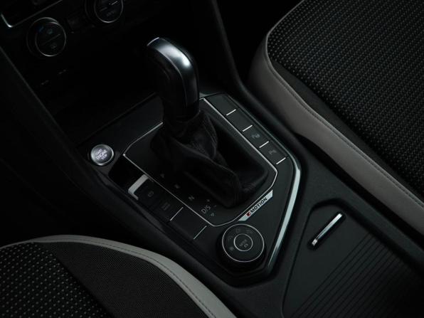 Volkswagen Tiguan II с пробегом 2020 года, цена 2 499 050 рублей, 150980 км, внедорожник, Автокод Объявления