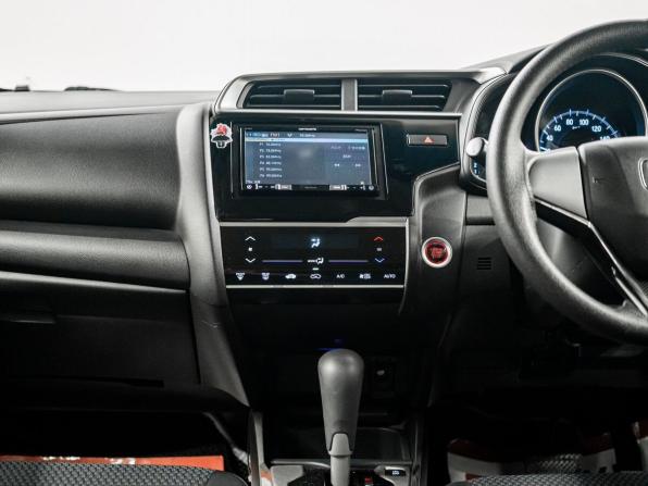 Honda Fit III Рестайлинг с пробегом 2019 года, цена 1 229 000 рублей, 81680 км, хэтчбек, Автокод Объявления