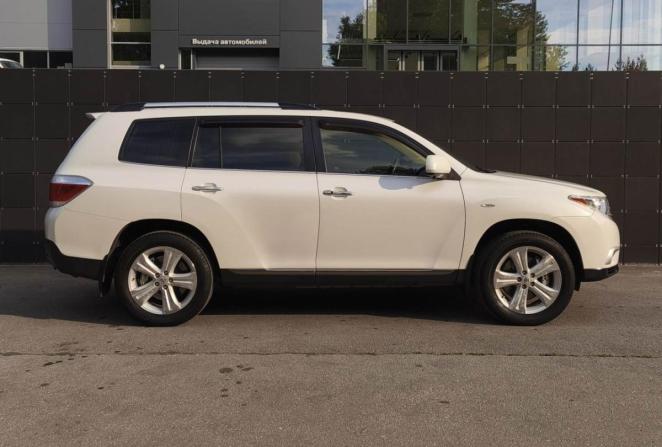 Toyota Highlander II (XU40) Рестайлинг с пробегом 2012 года, цена 2 185 000 рублей, 182983 км, внедорожник, Автокод Объявления