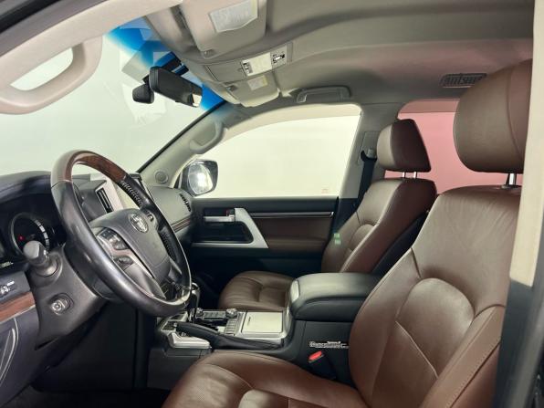 Toyota Land Cruiser 200 Series Рестайлинг 2 с пробегом 2018 года, цена 6 677 000 рублей, 136000 км, внедорожник, Автокод Объявления