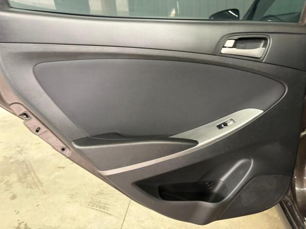Hyundai Solaris I Рестайлинг с пробегом 2015 года, цена 897 000 рублей, 212796 км, седан, Автокод Объявления