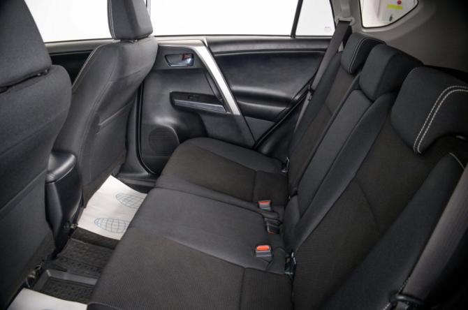 Toyota RAV4 IV (XA40) Рестайлинг с пробегом 2017 года, цена 2 849 000 рублей, 87000 км, внедорожник, Автокод Объявления