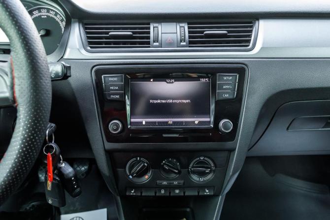 Skoda Rapid I Рестайлинг с пробегом 2019 года, цена 975 000 рублей, 123190 км, лифтбек, Автокод Объявления
