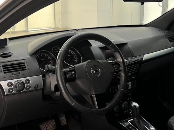 Opel Astra H Рестайлинг с пробегом 2010 года, цена 699 000 рублей, 198640 км, хэтчбек, Автокод Объявления