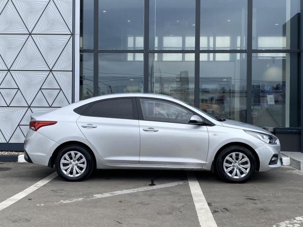 Hyundai Solaris II с пробегом 2017 года, цена 1 099 000 рублей, 178294 км, седан, Автокод Объявления