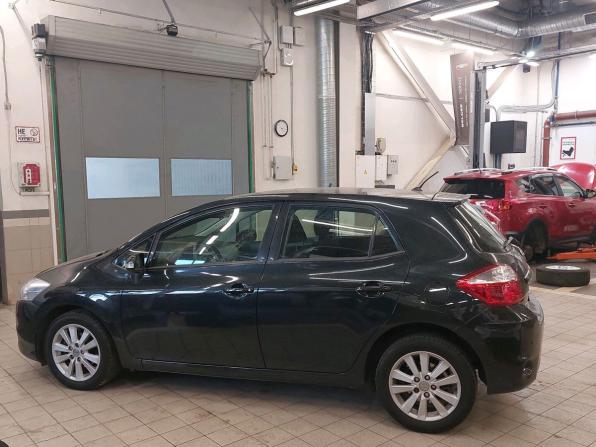 Toyota Auris I Рестайлинг с пробегом 2010 года, цена 660 000 рублей, 289933 км, хэтчбек, Автокод Объявления