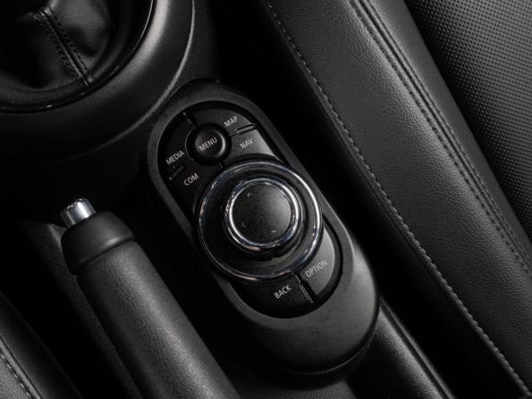 Mini Cabrio III Рестайлинг 2 с пробегом 2021 года, цена 3 200 000 рублей, 31120 км, кабриолет, Автокод Объявления