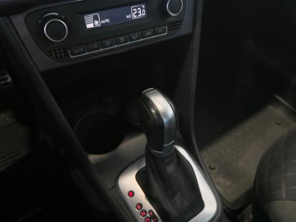 Volkswagen Polo V Рестайлинг с пробегом 2018 года, цена 1 399 000 рублей, 143922 км, седан, Автокод Объявления