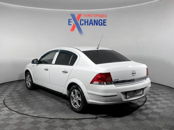 Opel Astra H Рестайлинг с пробегом 2013 года, цена 434 000 рублей, 173975 км, седан, Автокод Объявления