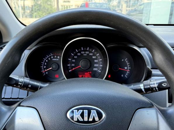 Kia Rio III Рестайлинг с пробегом 2015 года, цена 810 000 рублей, 216576 км, седан, Автокод Объявления
