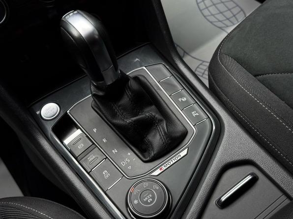Volkswagen Tiguan II с пробегом 2017 года, цена 2 849 000 рублей, 128143 км, внедорожник, Автокод Объявления
