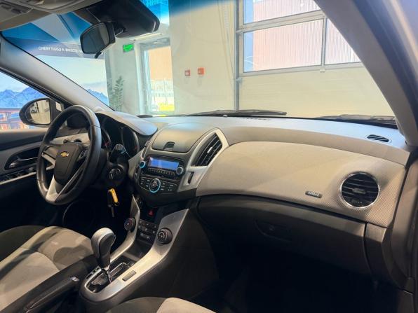 Chevrolet Cruze I Рестайлинг с пробегом 2013 года, цена 697 000 рублей, 272981 км, хэтчбек, Автокод Объявления