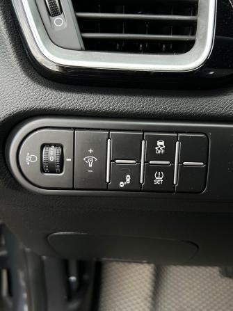 Kia Ceed III Рестайлинг с пробегом 2022 года, цена 2 050 000 рублей, 98022 км, хэтчбек, Автокод Объявления