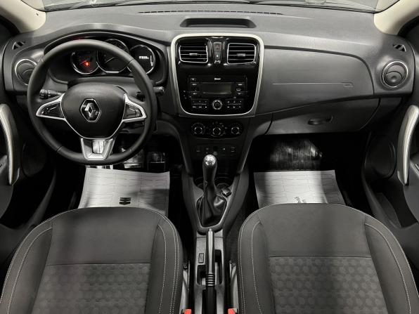 Renault Logan II Рестайлинг с пробегом 2019 года, цена 1 040 000 рублей, 97699 км, седан, Автокод Объявления