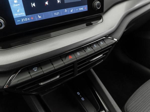 Skoda Octavia IV (A8) с пробегом 2021 года, цена 2 360 000 рублей, 51116 км, лифтбек, Автокод Объявления